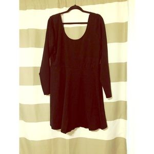 Forever 21 long sleeve back dress